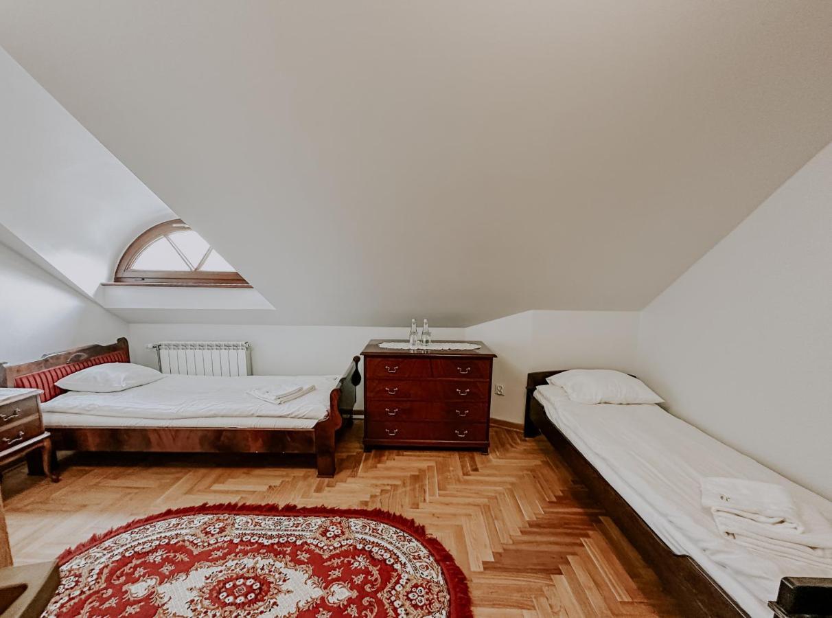 Hotel Dwor Moscibrody Siedlce Esterno foto