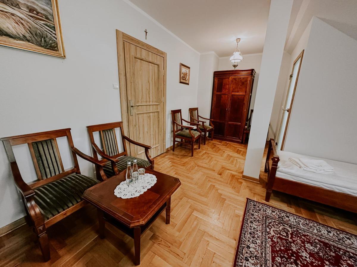 Hotel Dwor Moscibrody Siedlce Esterno foto