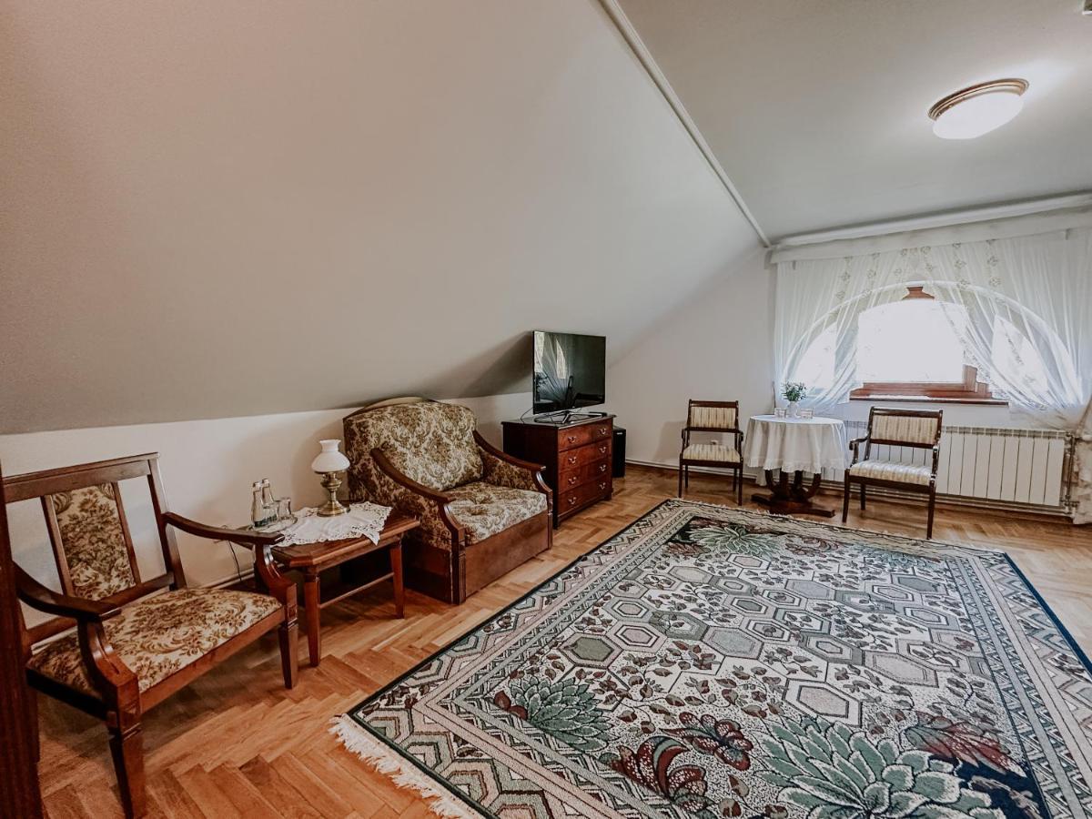 Hotel Dwor Moscibrody Siedlce Esterno foto