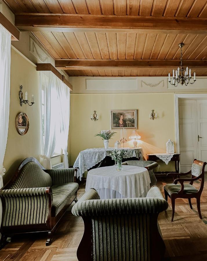 Hotel Dwor Moscibrody Siedlce Esterno foto