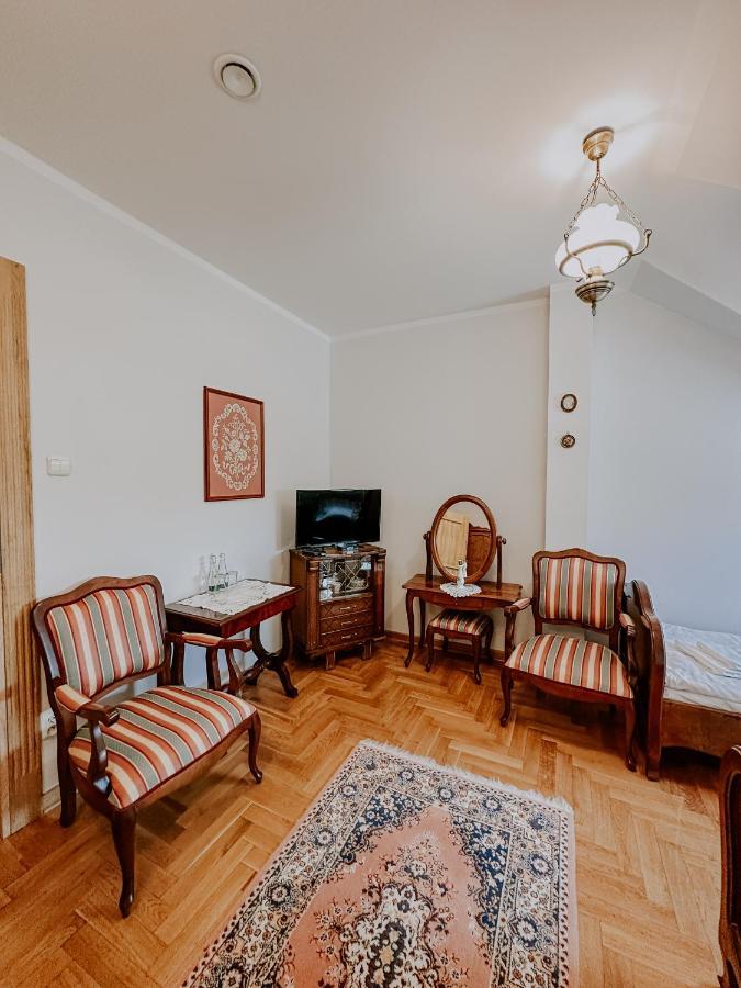 Hotel Dwor Moscibrody Siedlce Esterno foto