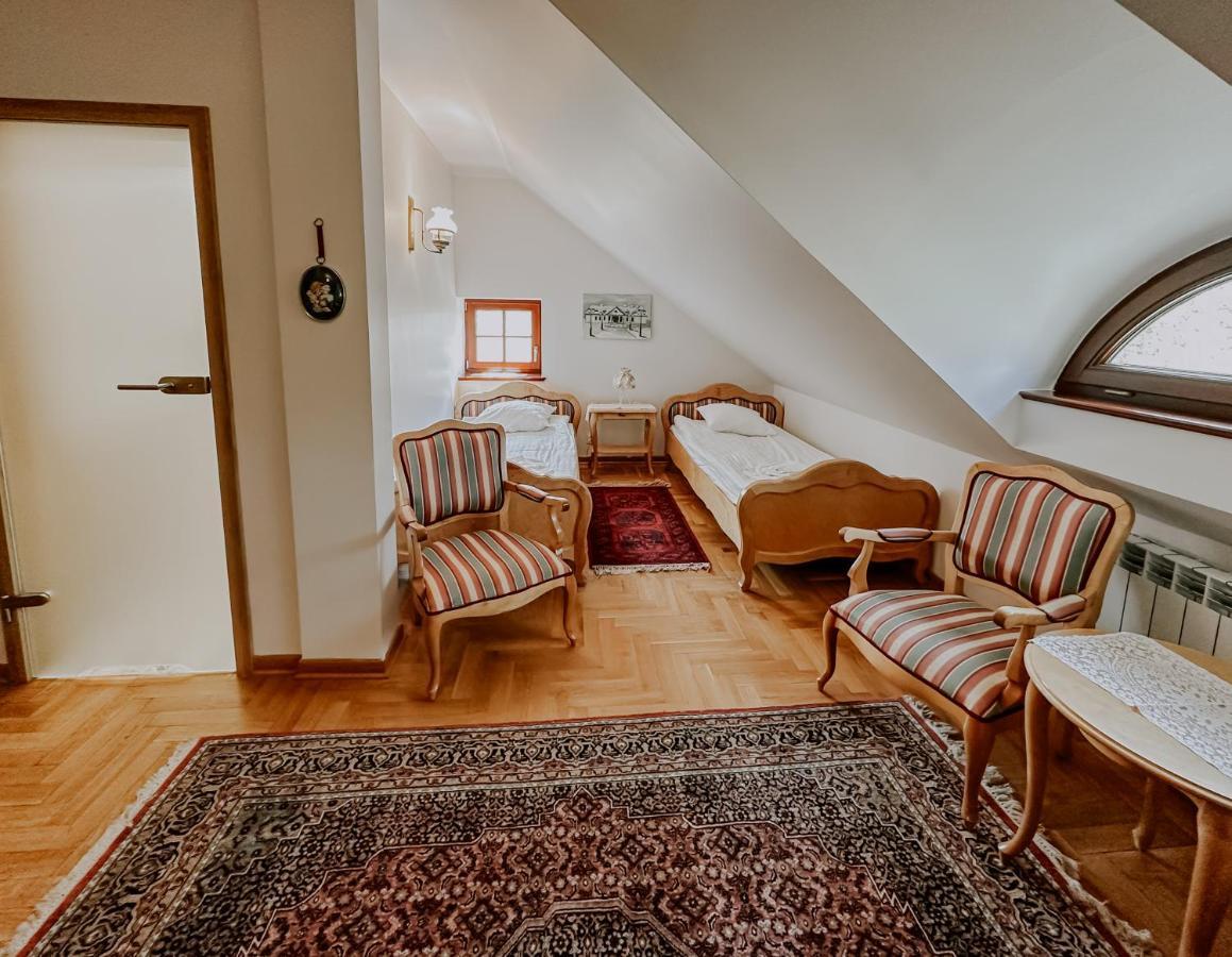 Hotel Dwor Moscibrody Siedlce Esterno foto
