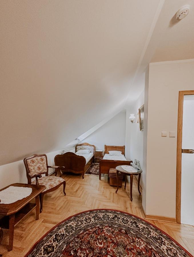 Hotel Dwor Moscibrody Siedlce Esterno foto